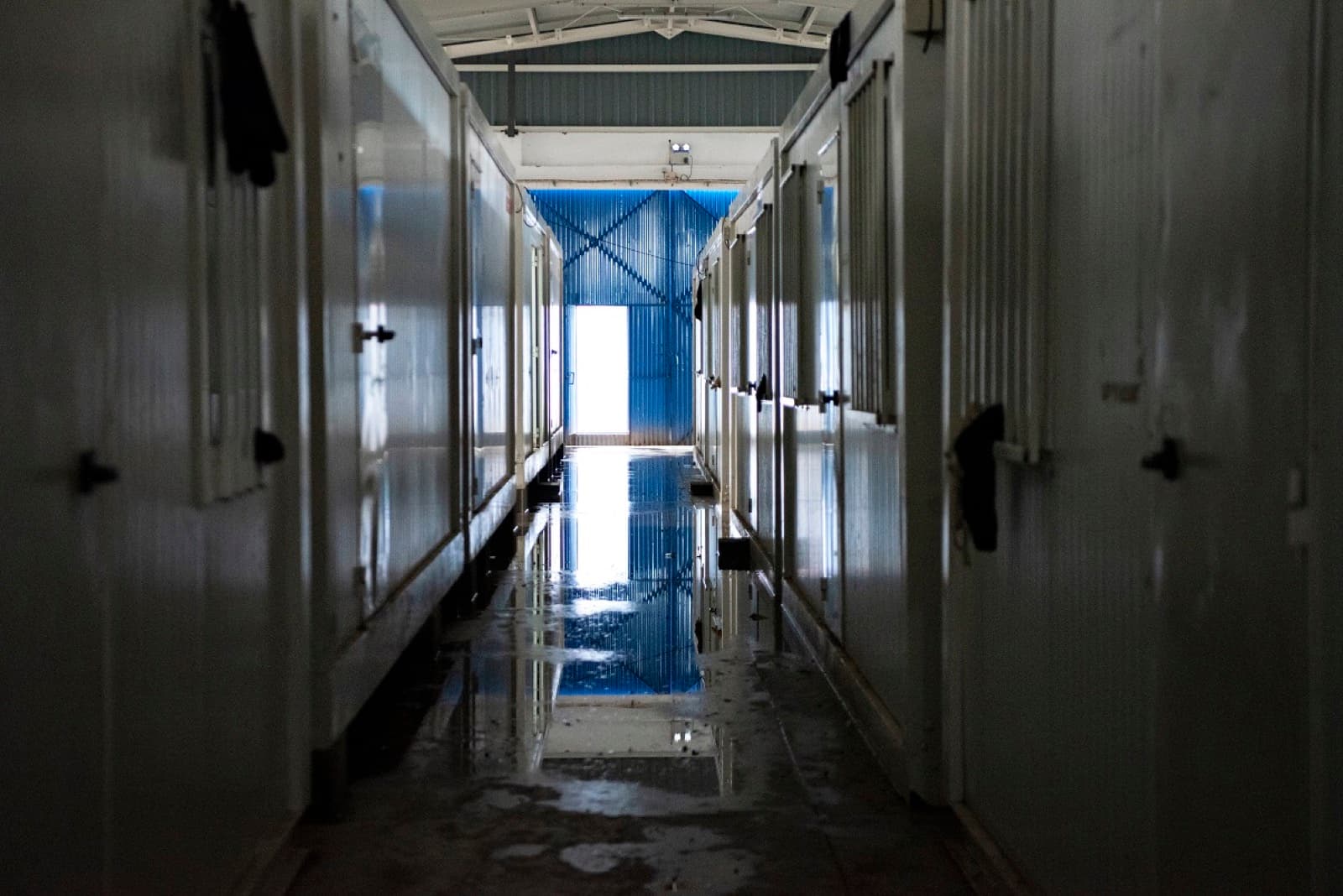 Fechado, fechado, fechado. Tempo de viver.